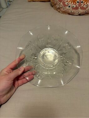 Vintage Jeannette Glass Iris &Herringbone depression glass ruffled serving bowl